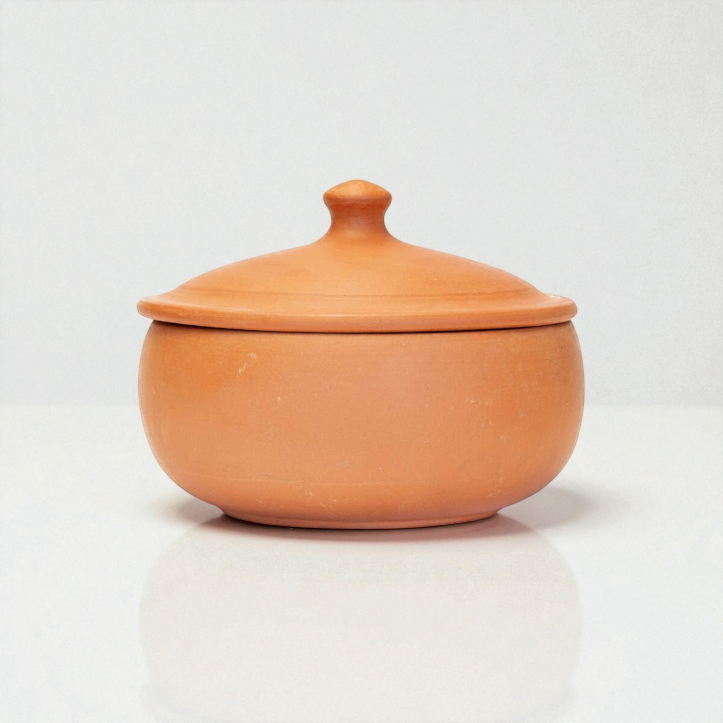 Handcrafted Clay Cooking Pot with Lid – Natural Earthenware